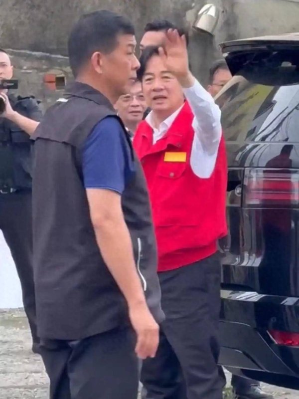 日升鑫 深绿选民也火大！赖清德勘灾屡出“金句”，成反罢最佳辅选员