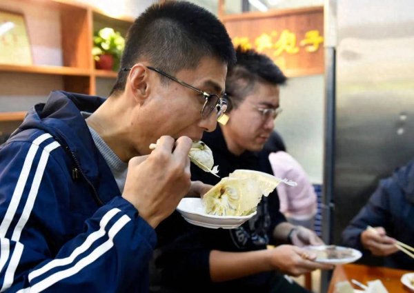 天天配资网 无需节食！吃饭一个改变，脂肪肝好转了！4个月肝脏脂肪减少24%